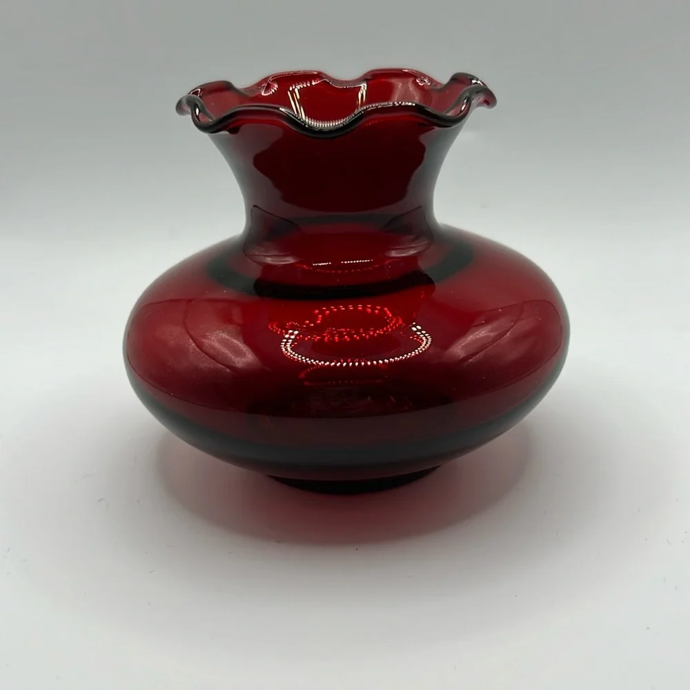 Vintage Anchor Hocking Royal Ruby Ruffle Glass‎ Vase 3.5” Tall